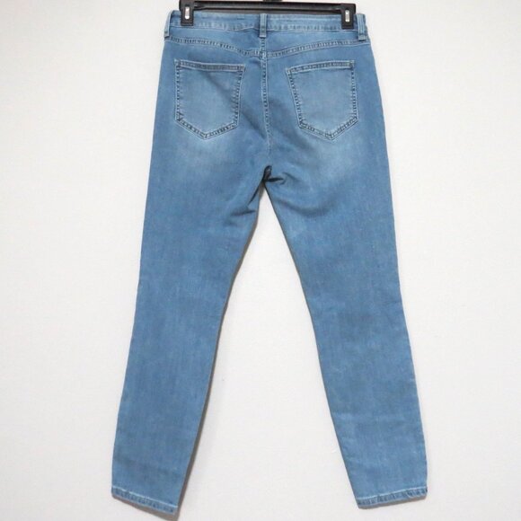 JustUSA Light Wash Mid-Rise Distressed Boyfriend Jeans Size 31 - Picture 3 of 10